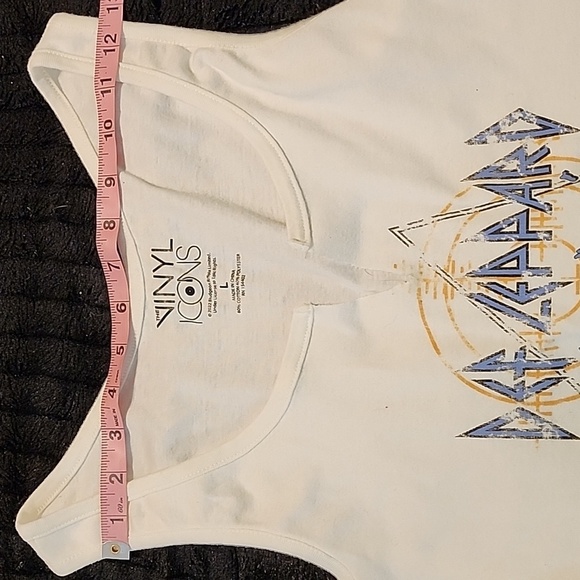 NWOT - Def Leppard LG White Cropped Sleeveless Tank Top - Picture 9 of 9